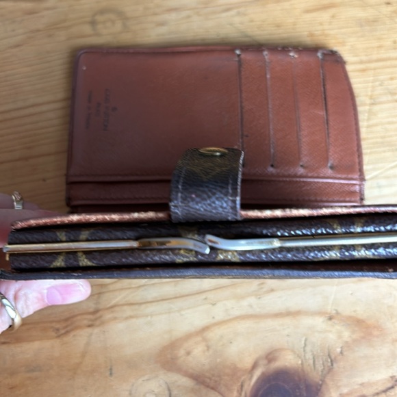 Louis Vuitton Wallet - Picture 8 of 8